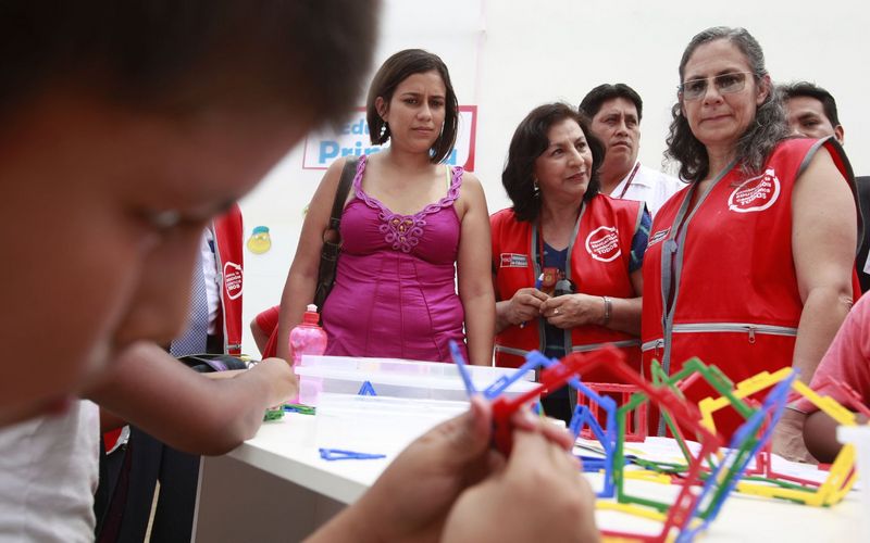 Ministra de Educación, Patricia Salas inaugura la feria 'Materiales oportunos y bien usados, aprendizajes logrados' en el distrito de San Juan de Lurigancho.
