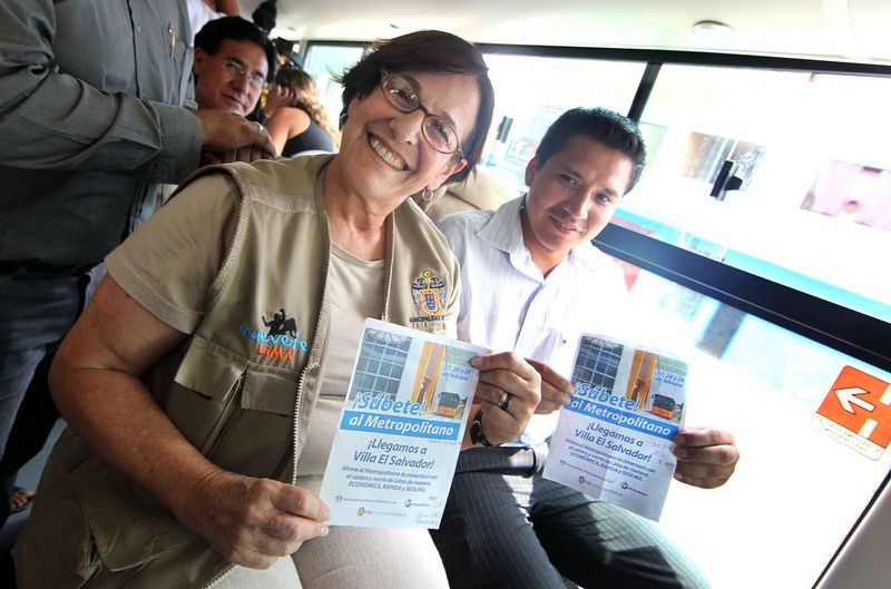 Alcaldesa de Lima, Susana Villarán inspecciona el tramo de Villa el Salvador a Chorrillos en el Metropolitano