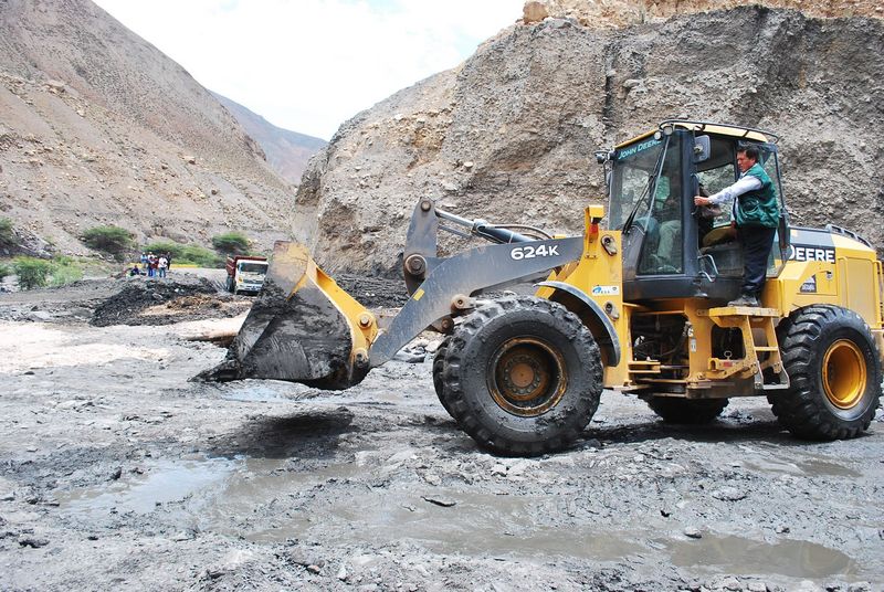 Carretera ayacuchana Ccentabamba-Machente, en el Valle de los Ríos Ene y Apruímac (VRAE) fue afectada por deslizamiento