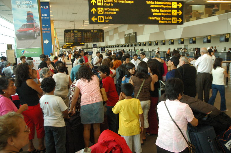 El Aeropuerto Internacional Jorge Chávez fue elegido por tercer año consecutivo el Mejor Aeropuerto de América del Sur en el 2011.