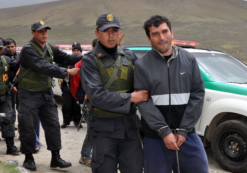 Policía Nacional dispone traslado de presos recapturados, tras fuga del penal de Challapalca.