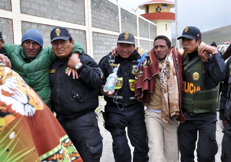 Policía Nacional dispone traslado de presos recapturados, tras fuga del penal de Challapalca.