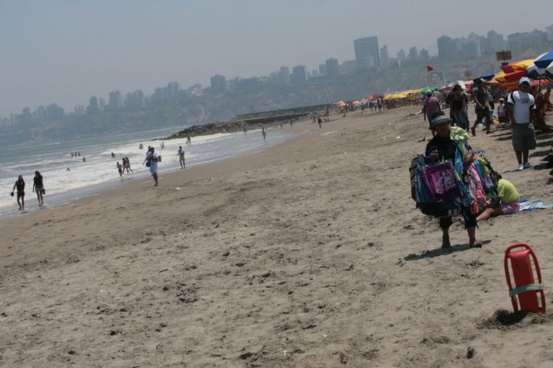 Brigadistas capacitados en primeros auxilios hicieron importante demostración de sus habilidades, esta mañana en playas de Lima.