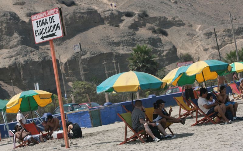 Brigadistas capacitados en primeros auxilios hicieron importante demostración de sus habilidades, esta mañana en playas de Lima.