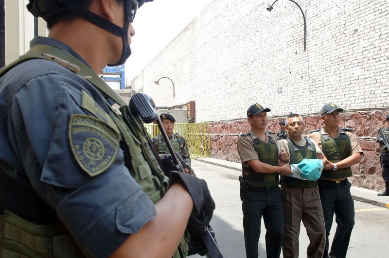 Cabecilla terrorista Florindo Flores Hala, 'Artemio' fue trasladado bajo estrictas medidas de seguridad a la Base Naval del Callao.