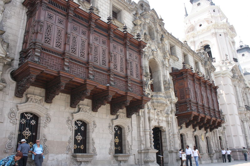 Miles de turistas visitan Perú cada año, y en la capital el Centro de Lima es uno de los puntos más atractivos para el público extranjero.