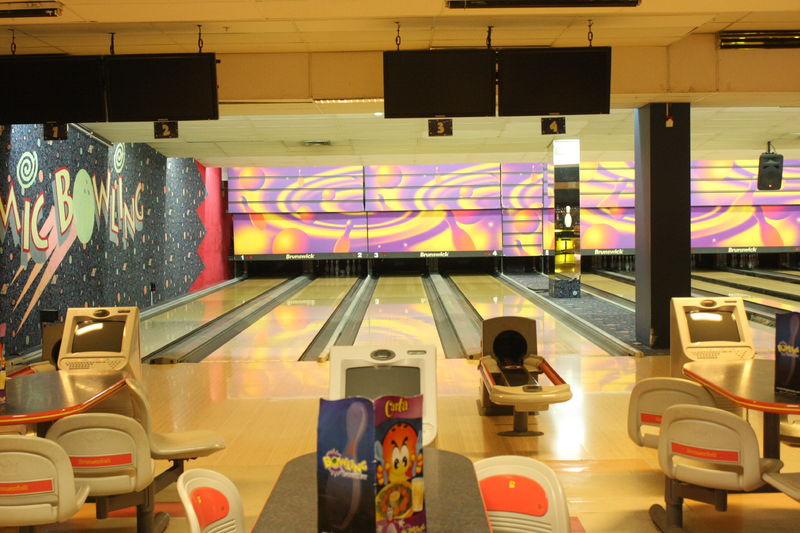 El Bowling de Larcomar es una buena alternativa para disfrutar en familia.