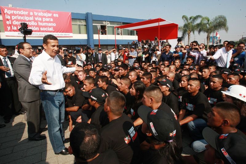 Ollanta Humala asistió al lanzamiento del Programa 'Beca 18' para egresados del Servicio Militar Voluntario en Senati.