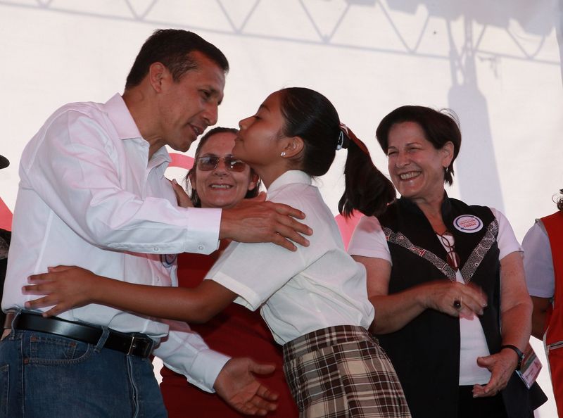 Ollanta Humala en la símbolica inauguración del año escolar en el colegio San Francisco de Asís en el distrito de Pachacamac.