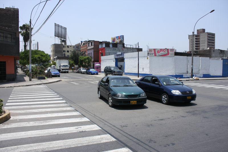 Imágenes de la avenida Prolongación Iquitos en el distrito de Lince en la ciudad de Lima.