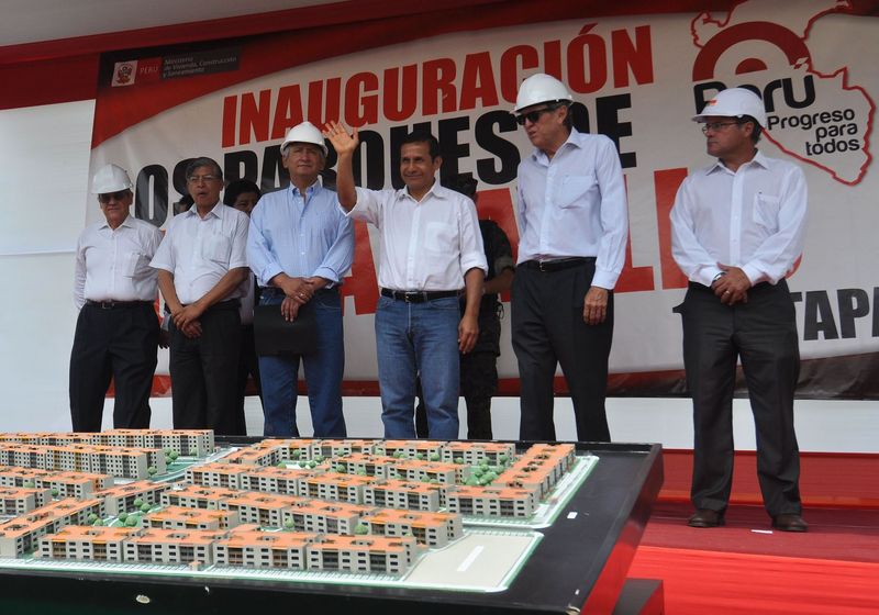 Ollanta Humala, asiste a entrega de viviendas adquiridas con nuevo crédito Mivivienda en el distrito de Carabayllo