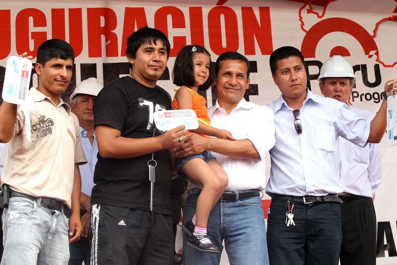 Ollanta Humala, asiste a entrega de viviendas adquiridas con nuevo crédito Mivivienda en el distrito de Carabayllo