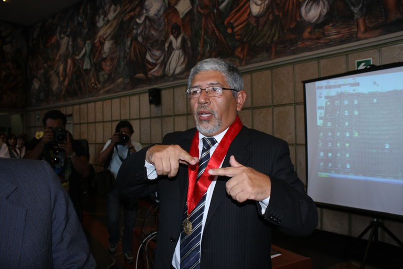 Presidente de la Corte Suprema de Lima, Dr. Héctor Lama More,en conferencia de prensa