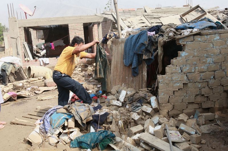 Al menos 80 viviendas del distrito de Chosica, quedaron inhabitables y en riesgo de colapsar tras el desborde del río Huaycoloro en la zona de Leticia
