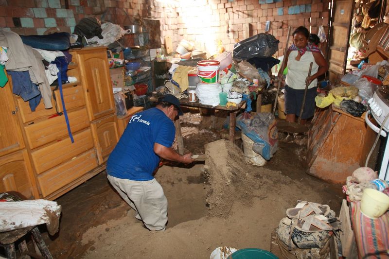 Al menos 80 viviendas del distrito de Chosica, quedaron inhabitables y en riesgo de colapsar tras el desborde del río Huaycoloro en la zona de Leticia