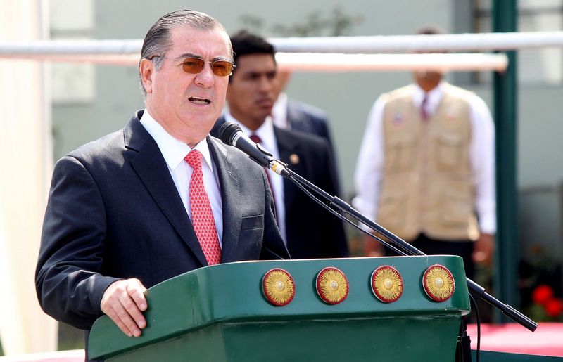 Ministro Óscar Valdés,condecora a personal militar y policial que capturo al terrorista Artemio