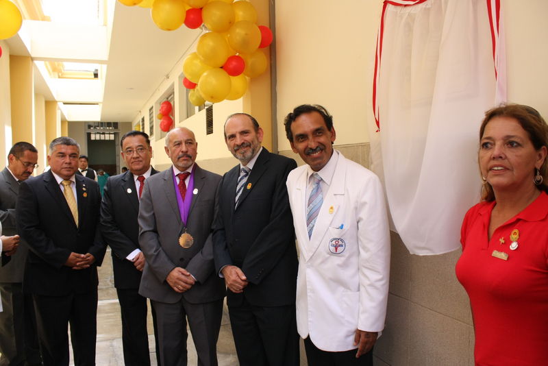 Hoy se celebró el 43 Aniversario del Servicio de Cirugía Plástica y Quemados del Hospital Nacional Arzobispo Loayza