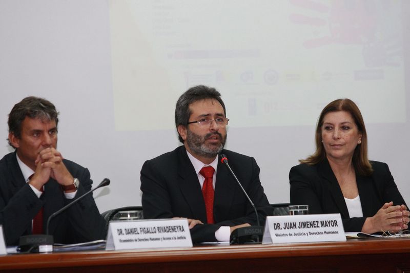 Ministro de Justicia Juan Jiménez Mayor lanzó fase de consulta para la elaboración del Plan Nacional de Derechos Humanos 2012-2016