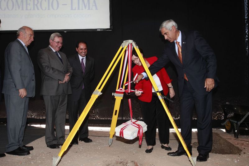 Susana Villarán y el Embajador de Francia Jean Jacques Beaussou, presentaron un proyecto para construcción de un metro expreso