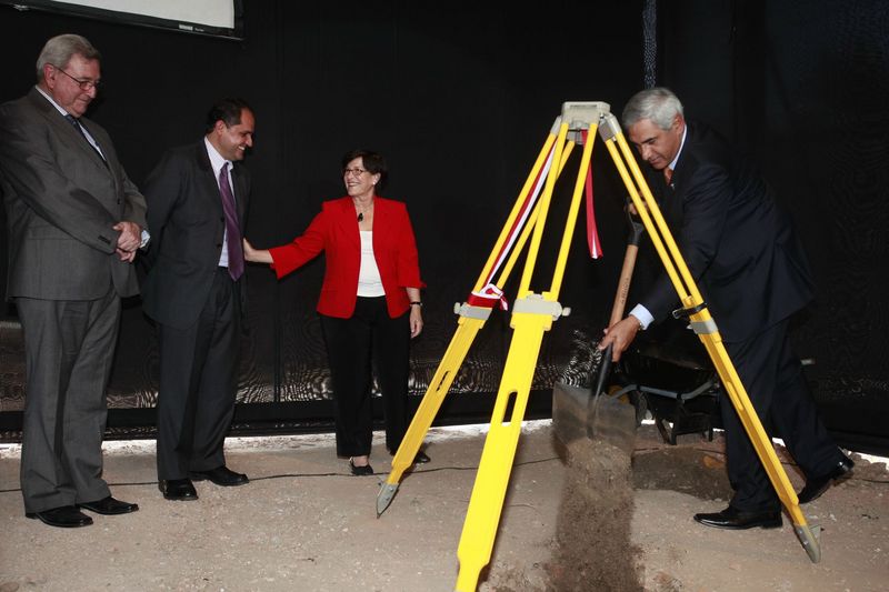 Susana Villarán y el Embajador de Francia Jean Jacques Beaussou, presentaron un proyecto para construcción de un metro expreso