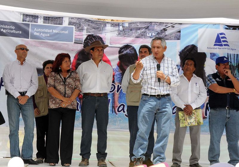 Ministro de Agricultura, Luis Ginocchio y el titular de Vivienda, René Cornejo, participan en ceremonia por el Día Internacional del Agua