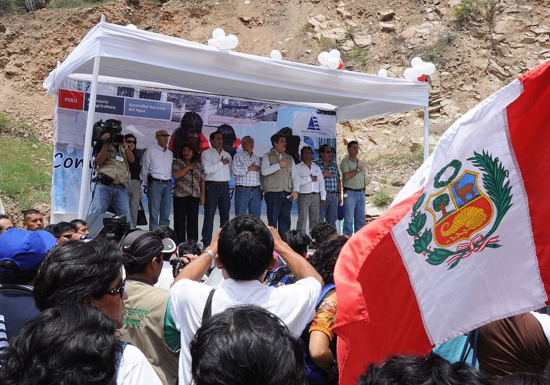 Ministro de Agricultura, Luis Ginocchio y el titular de Vivienda, René Cornejo, participan en ceremonia por el Día Internacional del Agua