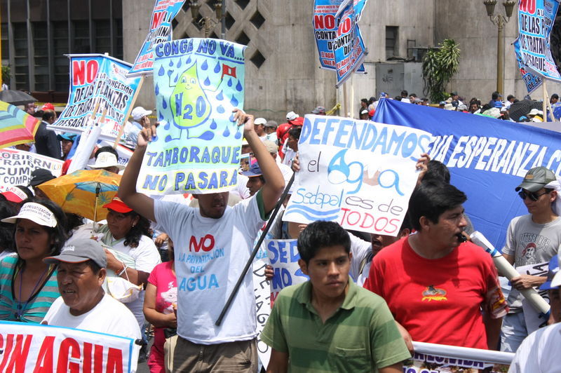 No a la privatización de Sedapal miles de personas marcharon  al congreso en protesta a la privatización de agua
