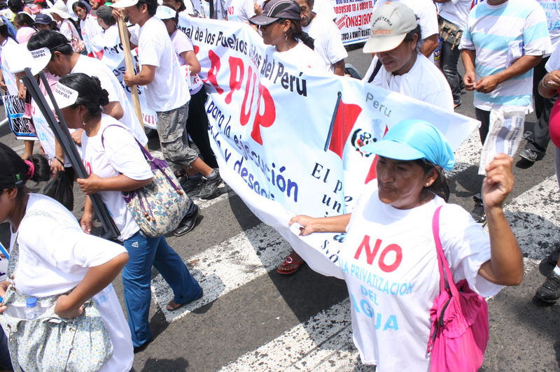 No a la privatización de Sedapal miles de personas marcharon  al congreso en protesta a la privatización de agua