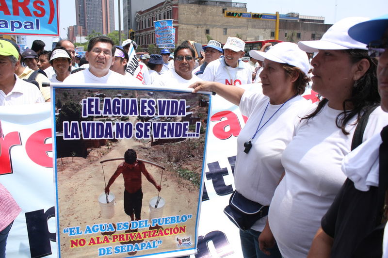 No a la privatización de Sedapal miles de personas marcharon  al congreso en protesta a la privatización de agua
