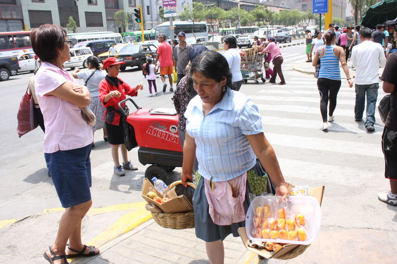Erradicarán ambulantes del Centro de Lima Con el apoyo de los vecinos y serenos
