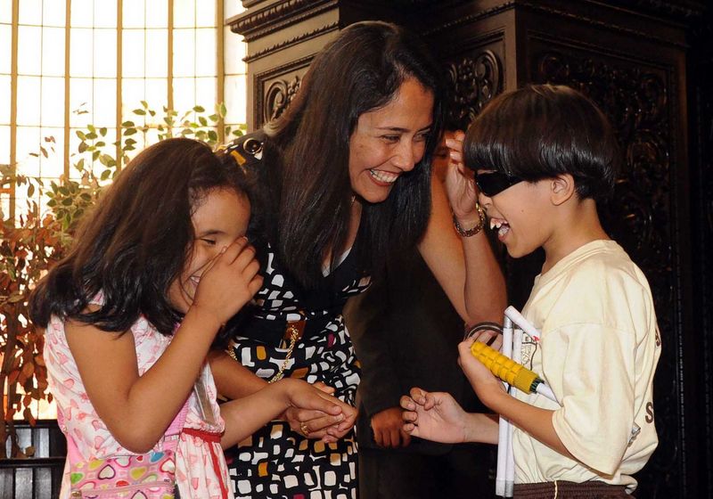 Primera Dama, Nadine Heredia, recibió en Palacio de Gobierno a niños de Centros de Educación Básica Especial de Lima
