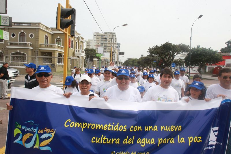 Caminata por el Día Mundial del Agua: desde el distrito de Barranco hasta la playa de Agua Dulce en el distrito de Chorrillos