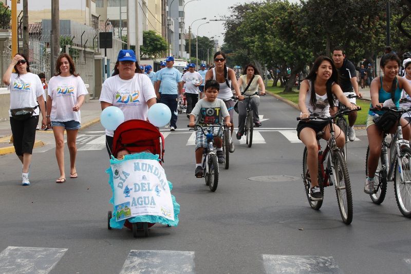 Caminata por el Día Mundial del Agua: desde el distrito de Barranco hasta la playa de Agua Dulce en el distrito de Chorrillos