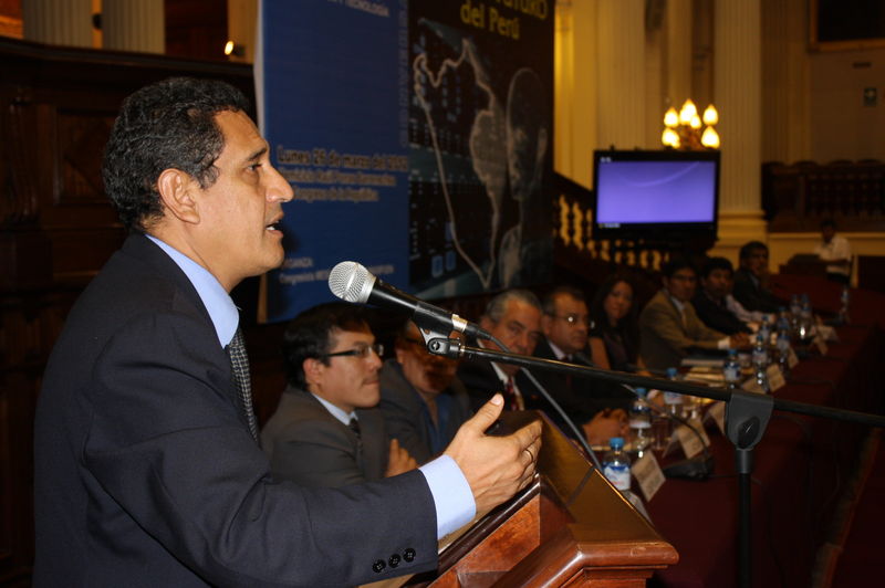 Conversatorio sobre Innovación para el futuro se efectuó en la sala Raúl Porras Barrenechea  organizada por el congresista Mesías Guevara Amasifuén