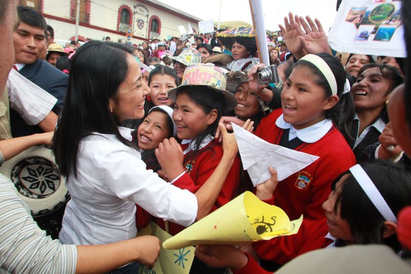 Primera Dama Nadine Heredia participó en el Concurso Regional de Lemas y Sombreros Contra la Radiación Solar en Puno