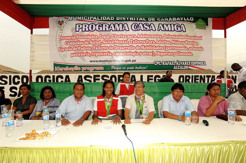 Congresista Leyla Chihuán fue distinguida por el alcalde Rafael Alvarez Espinoza de la municipalidad de Carabayllo