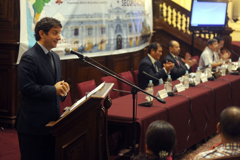 Fórum de seguridad ciudadana en Lima Norte inaugurado por el congresista Renzo Reggiardo en el Congreso de la república
