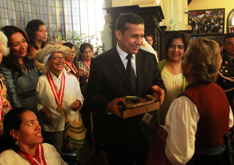 Ollanta Humala participó en condecoración Orden al Mérito de la Mujer 2012 en Palacio de Gobierno