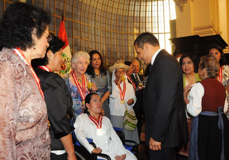 Ollanta Humala participó en condecoración Orden al Mérito de la Mujer 2012 en Palacio de Gobierno