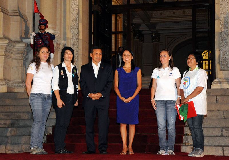 Ollanta Humala Tasso participó de la campaña Enciende una Luz azul orientada a promover la toma de conciencia sobre el autismo