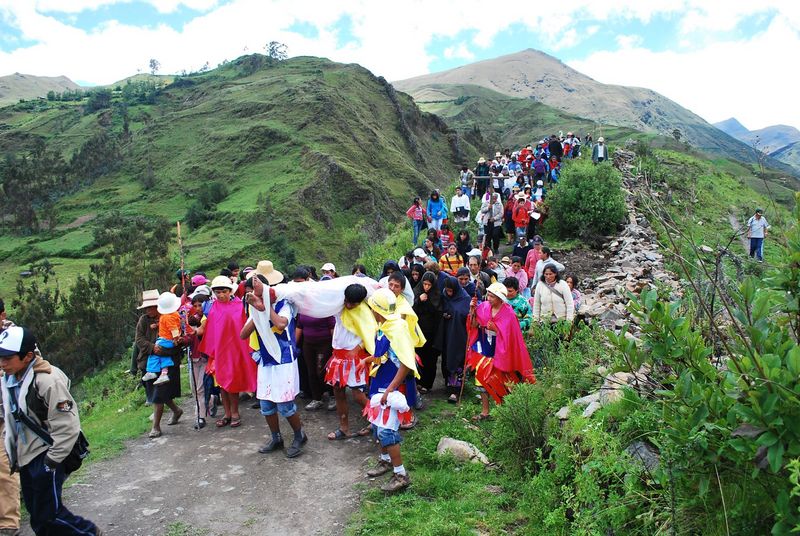 Escenificación del Vía Crucis en la ciudad de Pallasca, Ancash, con motivo de la Semana Santa 2012