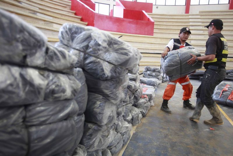 Entrega humanitaria a damnificados por los huaicos que cayeron la ciudad de Chosica, en Lima
