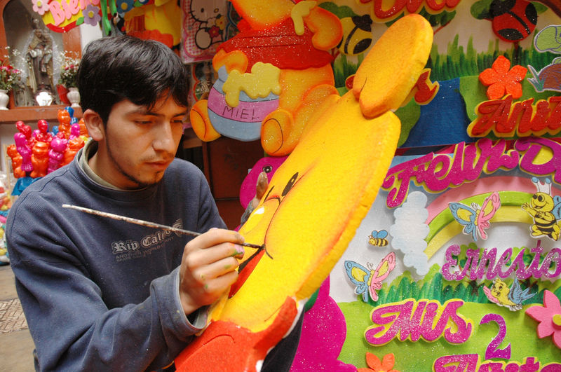 Aprenda como hacer Piñatas desde la comodidad de su hogar o, por qué no, desde su centro de trabajo