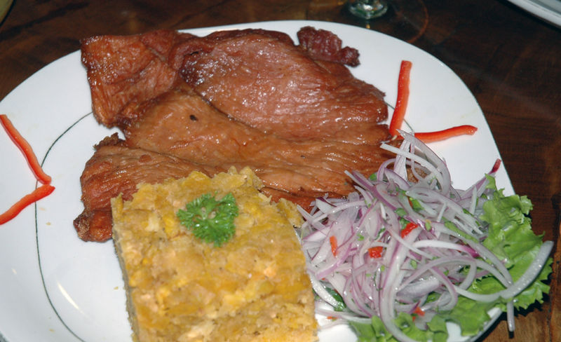 Disfrute del entorno degustando platos de la gastronomía típica de la zona más volcánica de la Selva