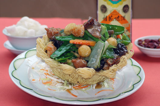 Presentación de platos orientales en el Barrio Chino