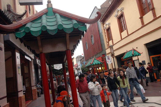 Visite el Barrio Chino en lima