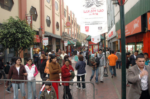 Visite el Barrio Chino en lima