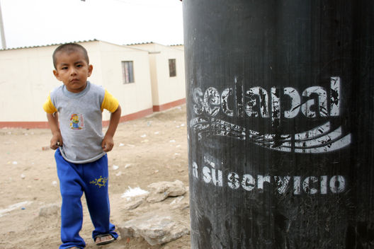 Lomo de Corvina es un  Asentamiento Humano en Villa El Salvador