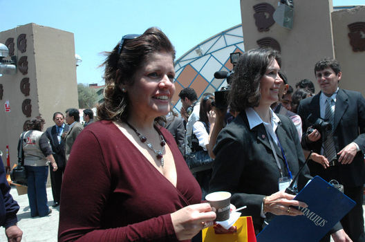 La Ministra Mercedes Aráoz en conferencia con la prensa