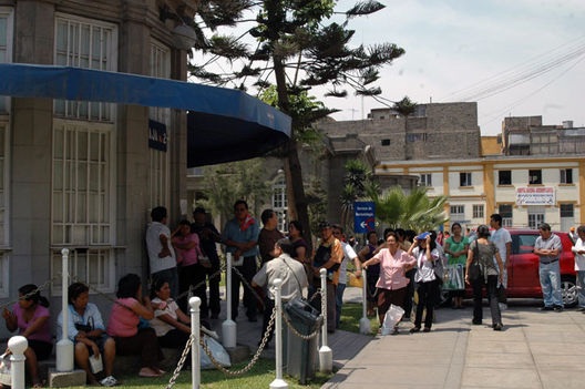 Hospital  Arzobispo Loayza